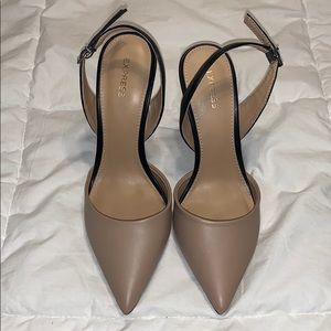 Express, beige & black pump.